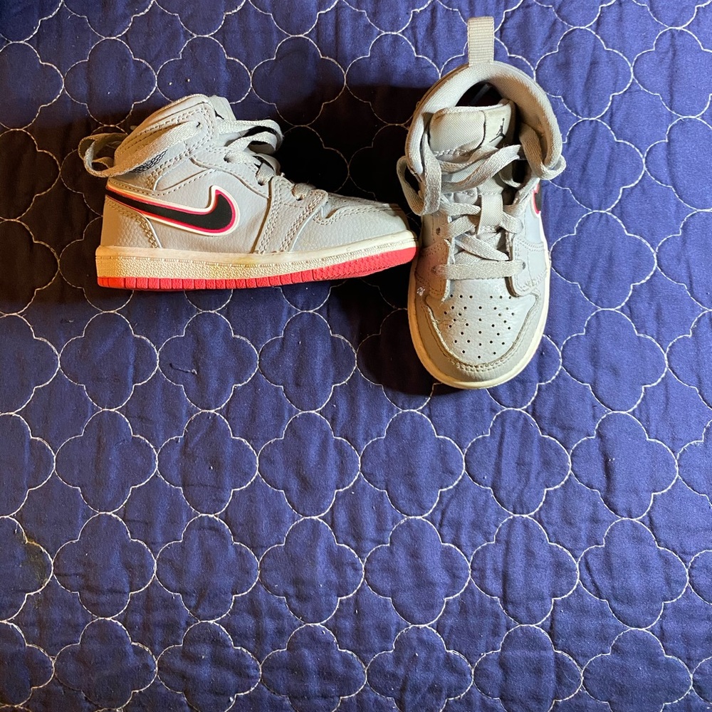 Kids SNEAKERS !!